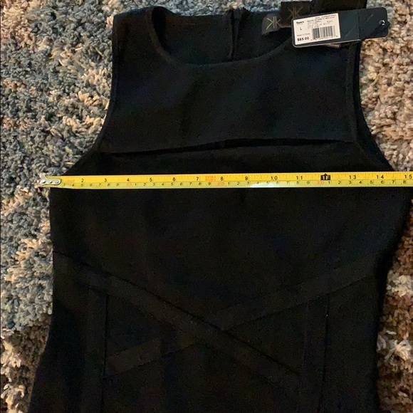 Kardashian’s Little Black Dress - Picture 6 of 7